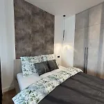 Noho Deluxe *