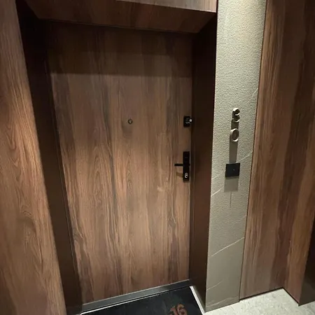 Noho Deluxe Apartment