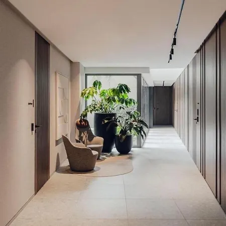 Noho Deluxe Apartment
